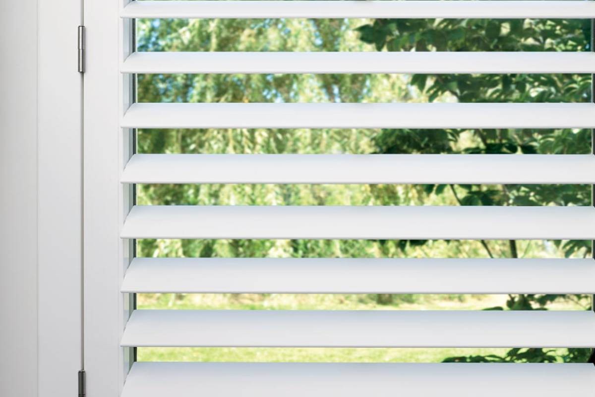 Hunter Douglas Palm Beach™ Polysatin™ Shutters, interior shutters, poly shutters near Kenner, Louisiana (LA)